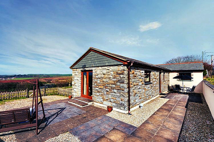 Bravery Cottage Barn a holiday cottage rental for 4 in St Tudy, 