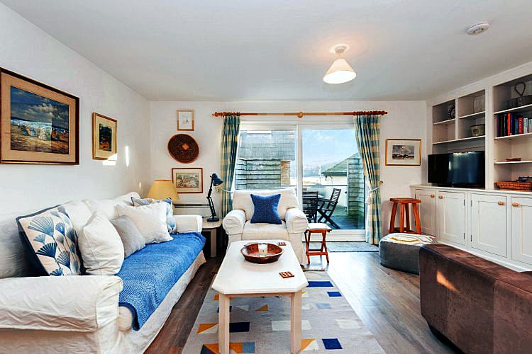 Osprey (19A Fore Street) a holiday cottage rental for 6 in Salcombe, 