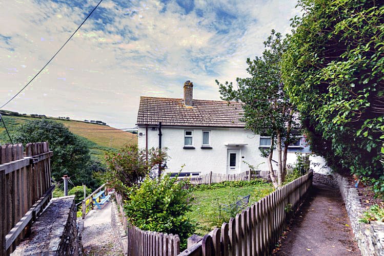 Hillsview a holiday cottage rental for 8 in Polperro, 