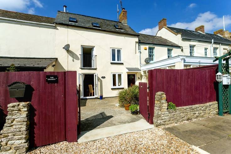 The Granary a holiday cottage rental for 4 in Bridport, 