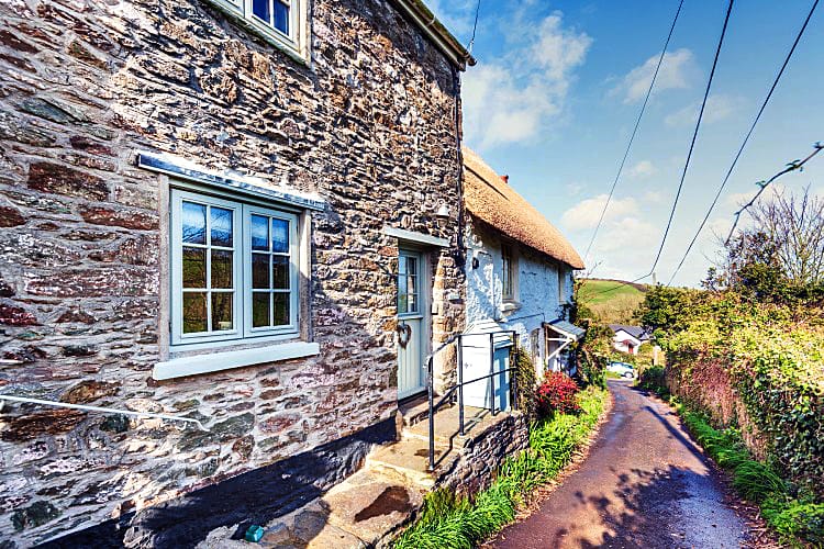 Seacombe a holiday cottage rental for 4 in Bickerton, 