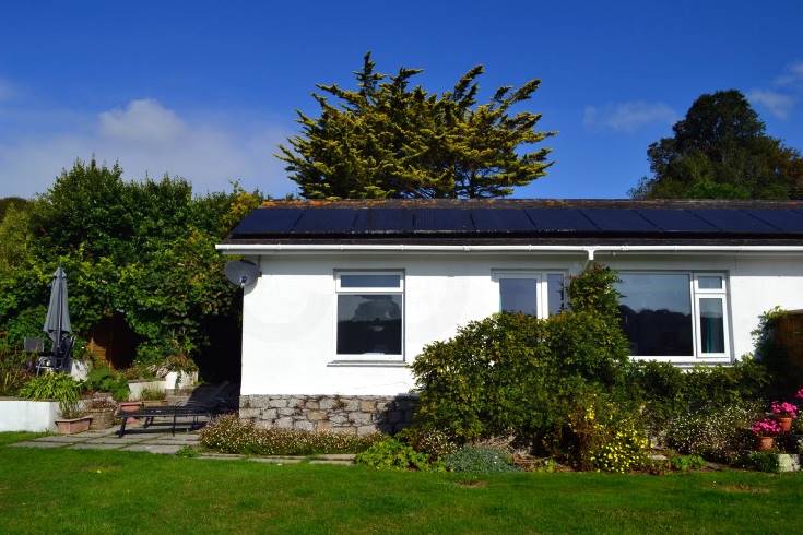 Demelza 1 a holiday cottage rental for 4 in Helford Passage, 