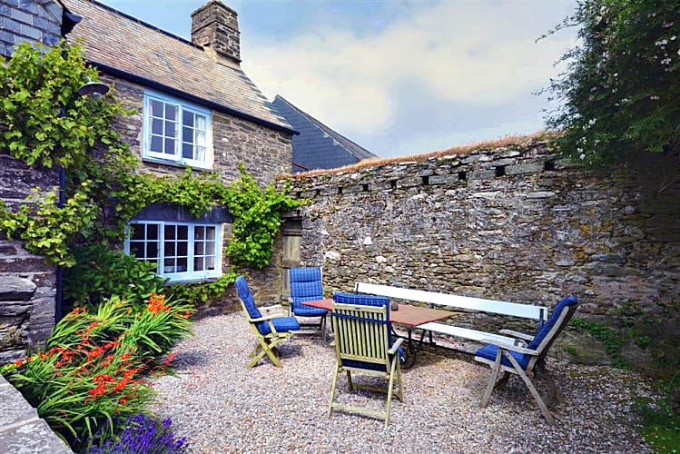 High House Farm East Wing a holiday cottage rental for 6 in East Portlemouth, 