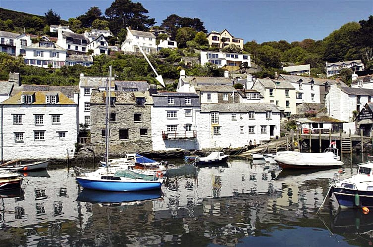 Seawinds a holiday cottage rental for 4 in Polperro, 