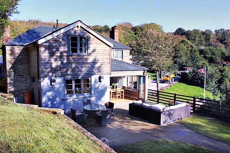 Stoke Cottage a holiday cottage rental for 6 in Noss Mayo, 