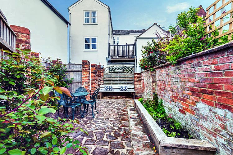 Printers Loft a holiday cottage rental for 3 in Lymington, 