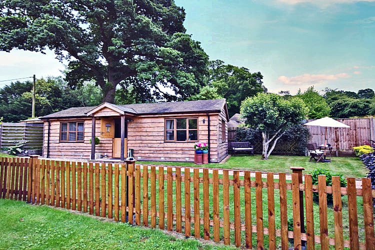 Oakview a holiday cottage rental for 2 in Fordingbridge, 