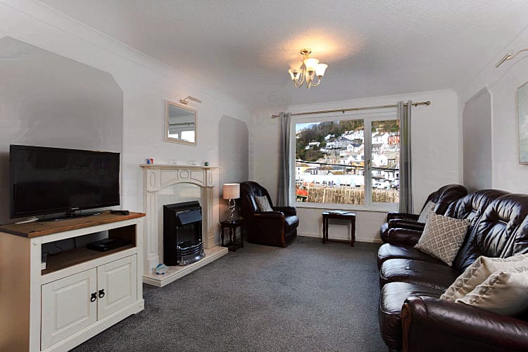 Flat 2, West Quay House, a holiday cottage rental for 4 in Looe, 