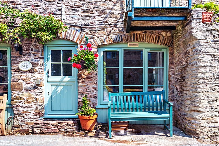 Holly Cottage a holiday cottage rental for 4 in Slapton, 