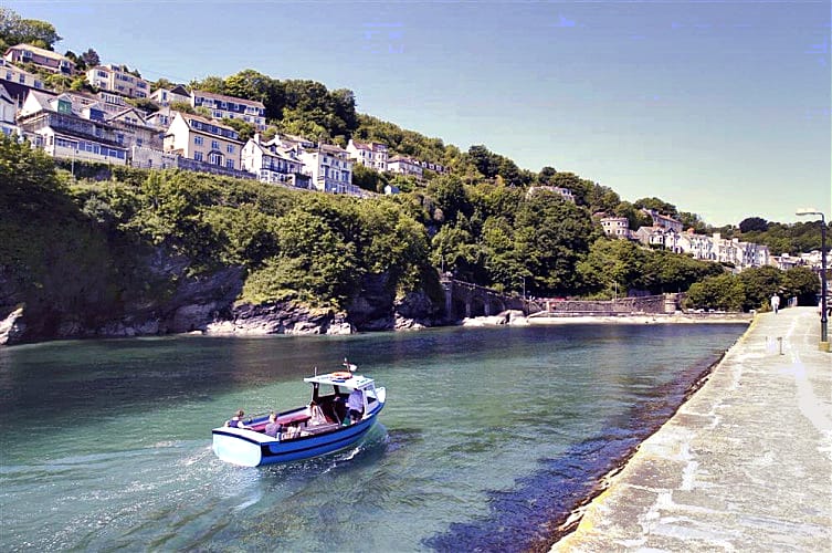 Amber a holiday cottage rental for 4 in Looe, 