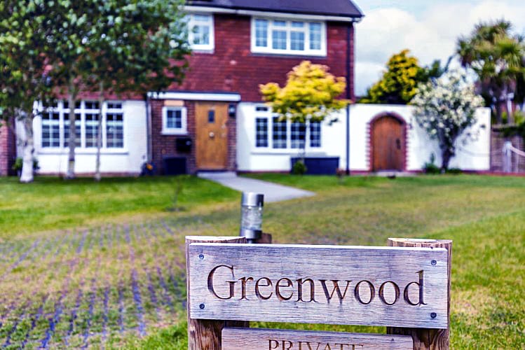 Greenwood a holiday cottage rental for 8 in Brockenhurst, 